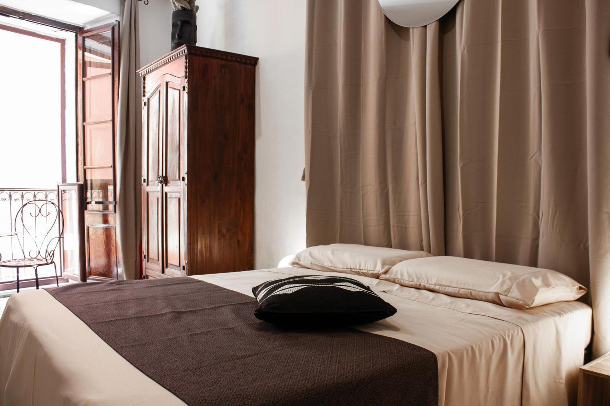 Castello'S Rooms Кальярі Екстер'єр фото