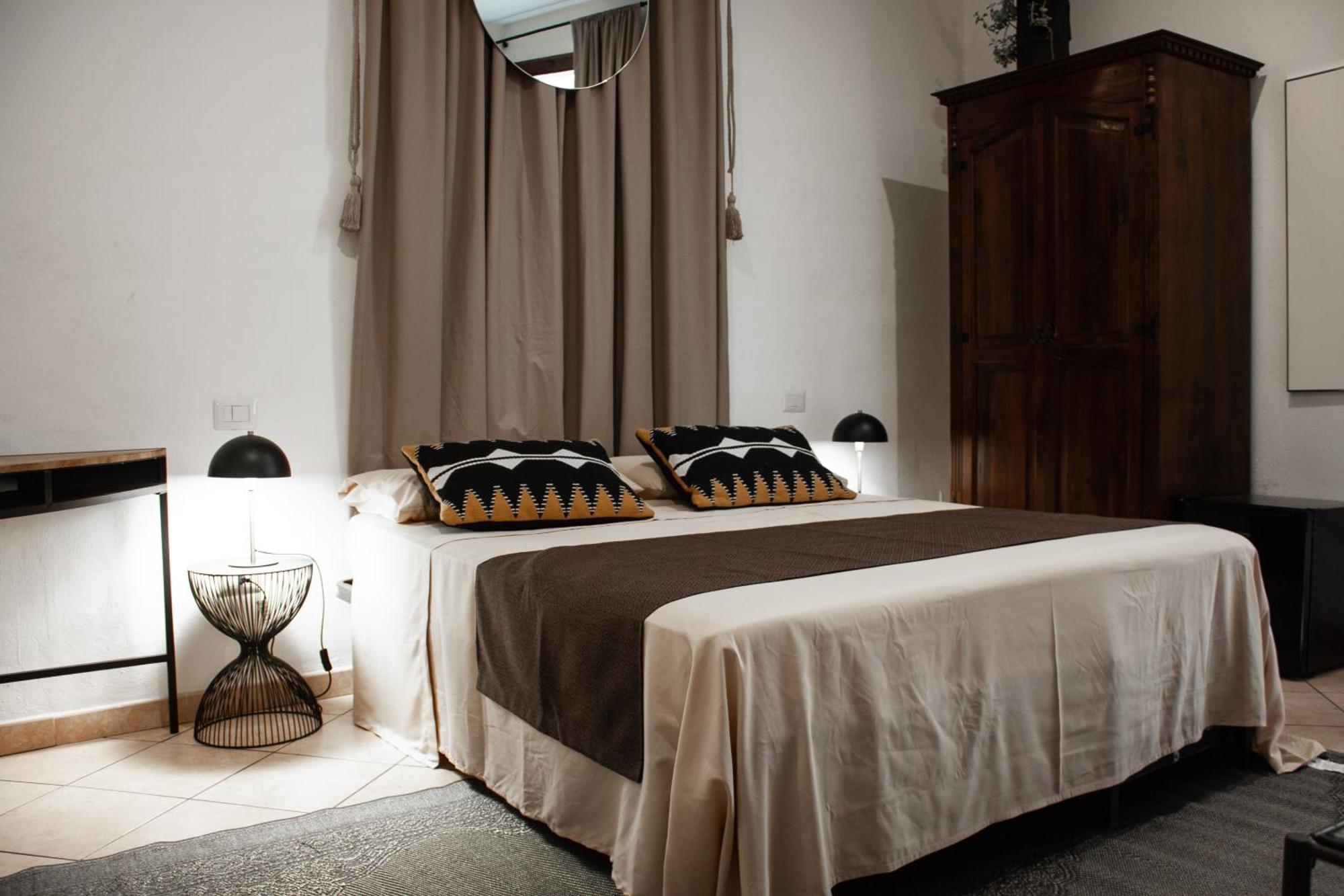 Castello'S Rooms Кальярі Екстер'єр фото